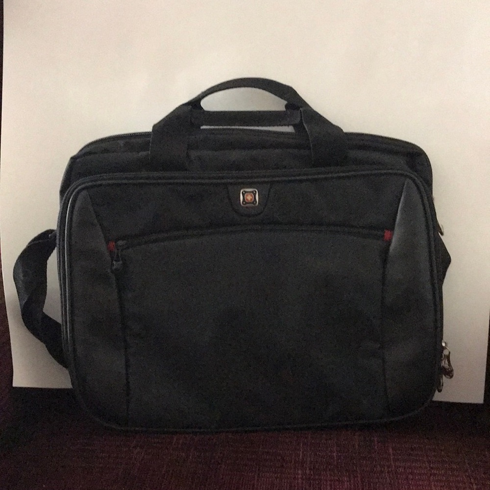 Swiss Army Laptop Case With Three Large Pockets